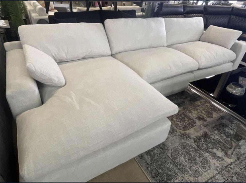 Elyza 3-Piece Sectional With Chaise 