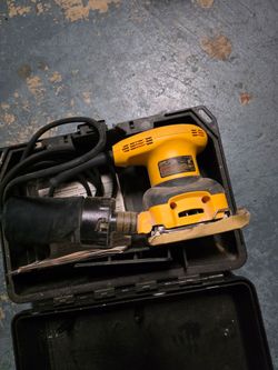 Dewalt Corded Sander D26441