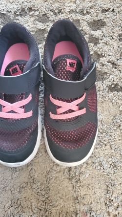 Girls nikes