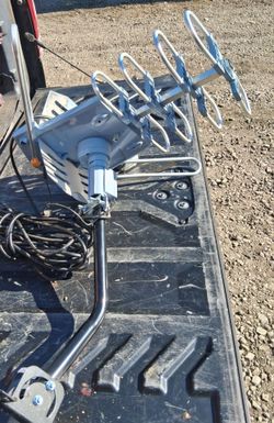 Digital tv antenna. Hot water connector with valve