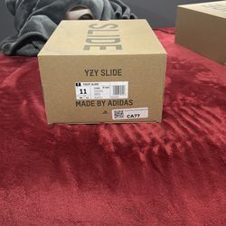 Yeezy slides Flax, size 11