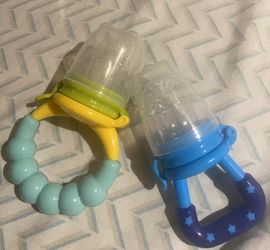 Baby Fresh Fruit Food Feeder Nibbler