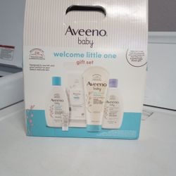 Aveeno Baby Welcome Little One Gift Set
