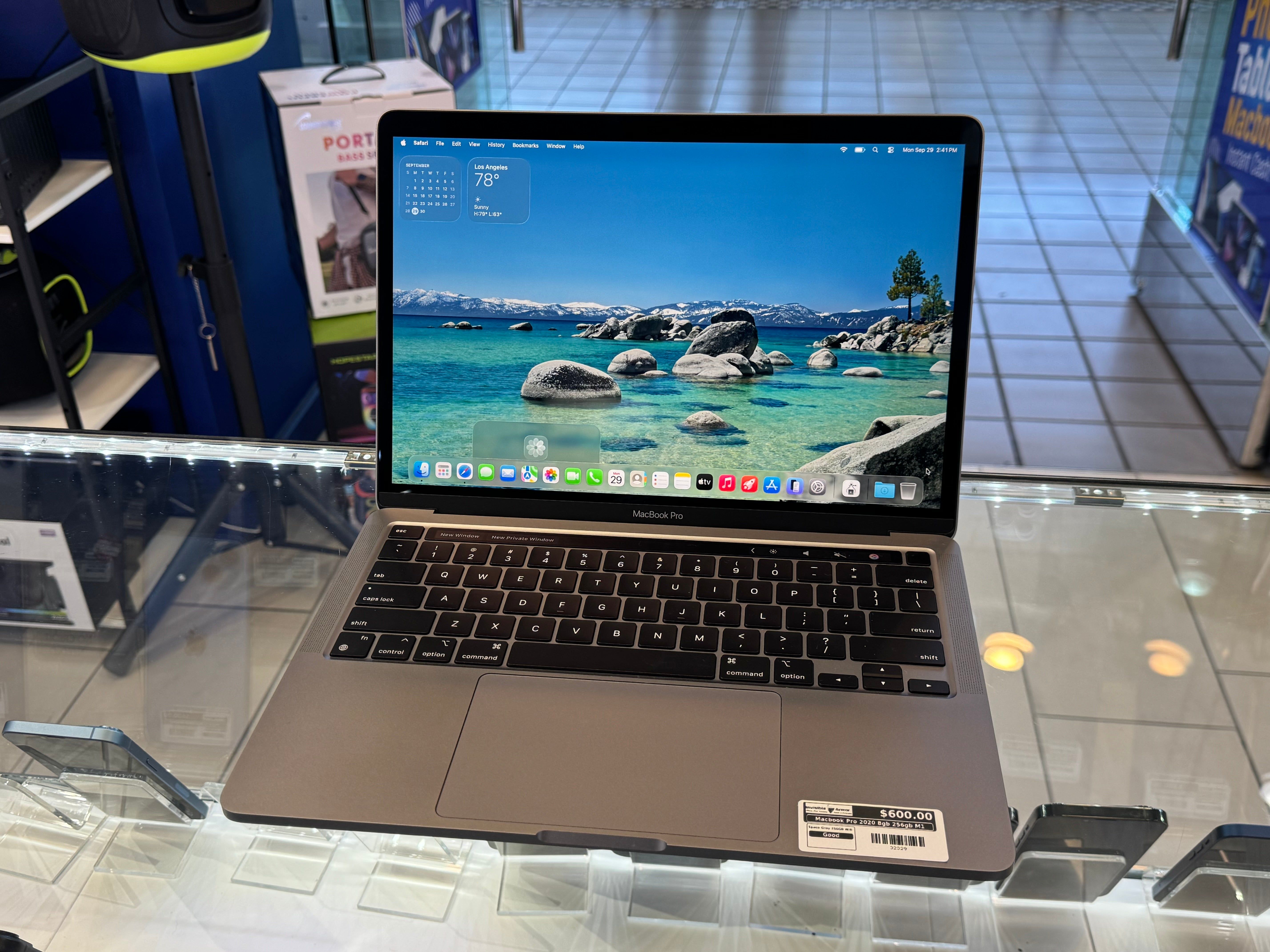 Macbook Pro 2020 8gb 256gb M1 Pre-Owned