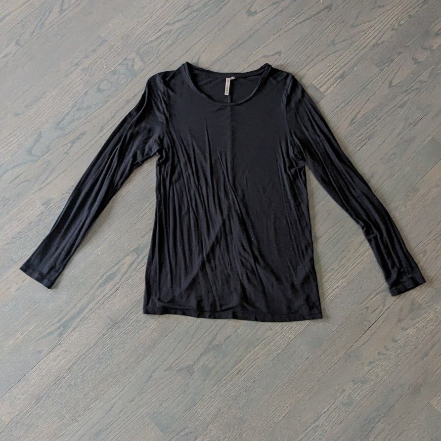 Banana Republic Women's Long Sleeve T-shirt - Large, Black