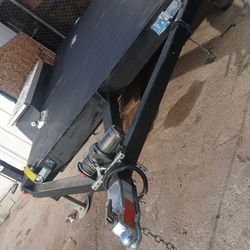 17 foot x 8 foot trailer new electric wench new ramps