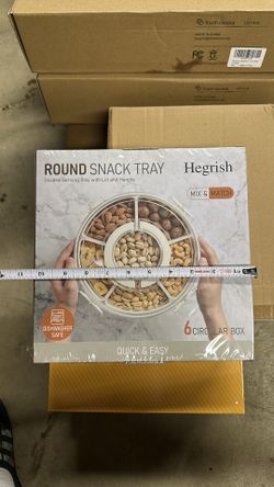 Round snack tray