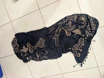 Boho Floral Print Scarf with Tassels