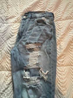Aeropostale Distressed Mom Jeans – Size 6