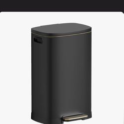 New black kitchen trashcan