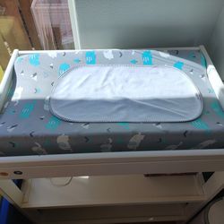 Diabper Changing Table With Pad
