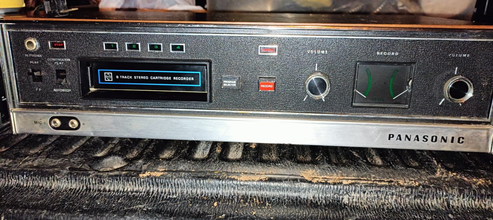 8 Track Deck Console