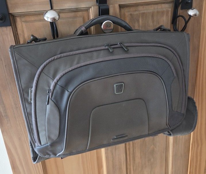 TUMI T-Tech Ballistic Nylon Tri-fold Garment Bag Luggage