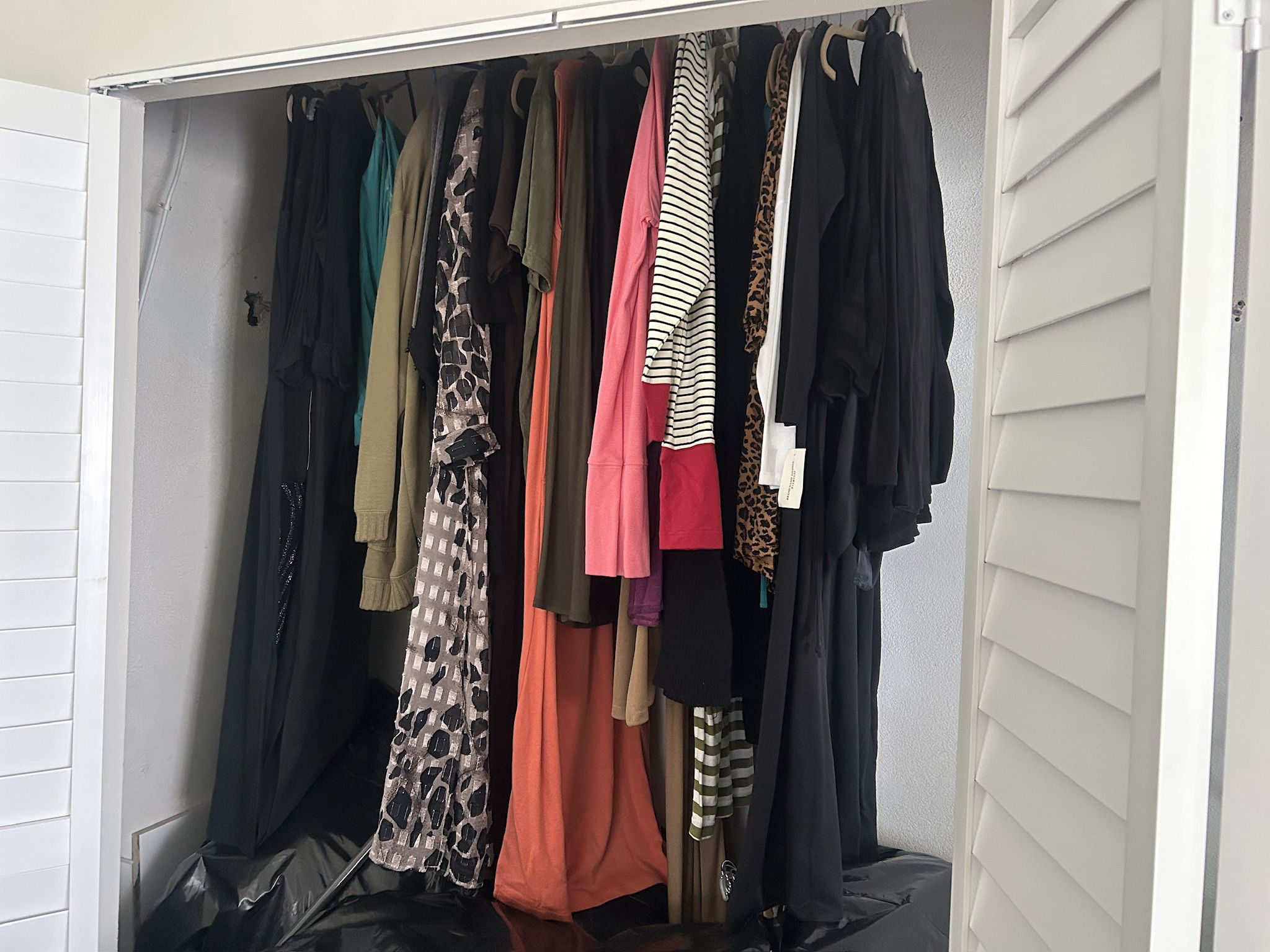 2x And 3x  Misc Dresses  25 A Bag 30 In A Bag  Like New