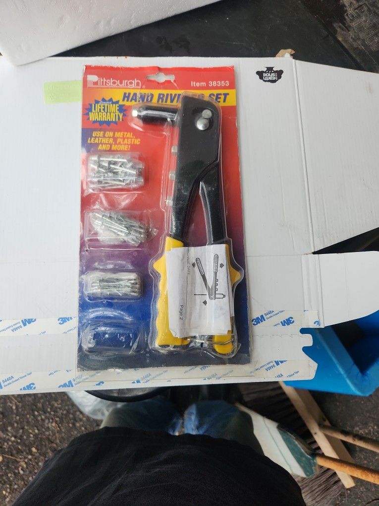 Hand Riveter