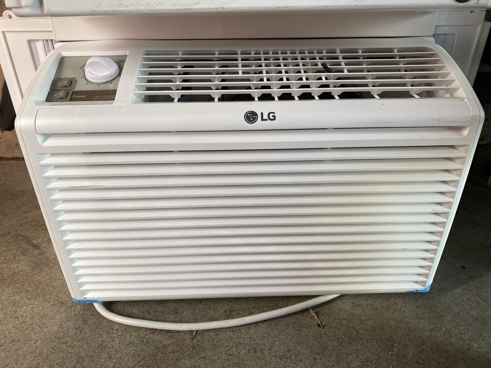 LG 5000 BTU Air Conditioner - window unit