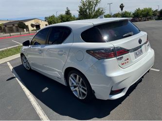 2015 Lexus CT 200h Hybrid –  Clean Title