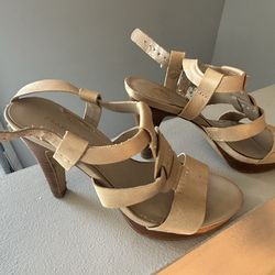 Tan strappy heels with wooden heel size 7