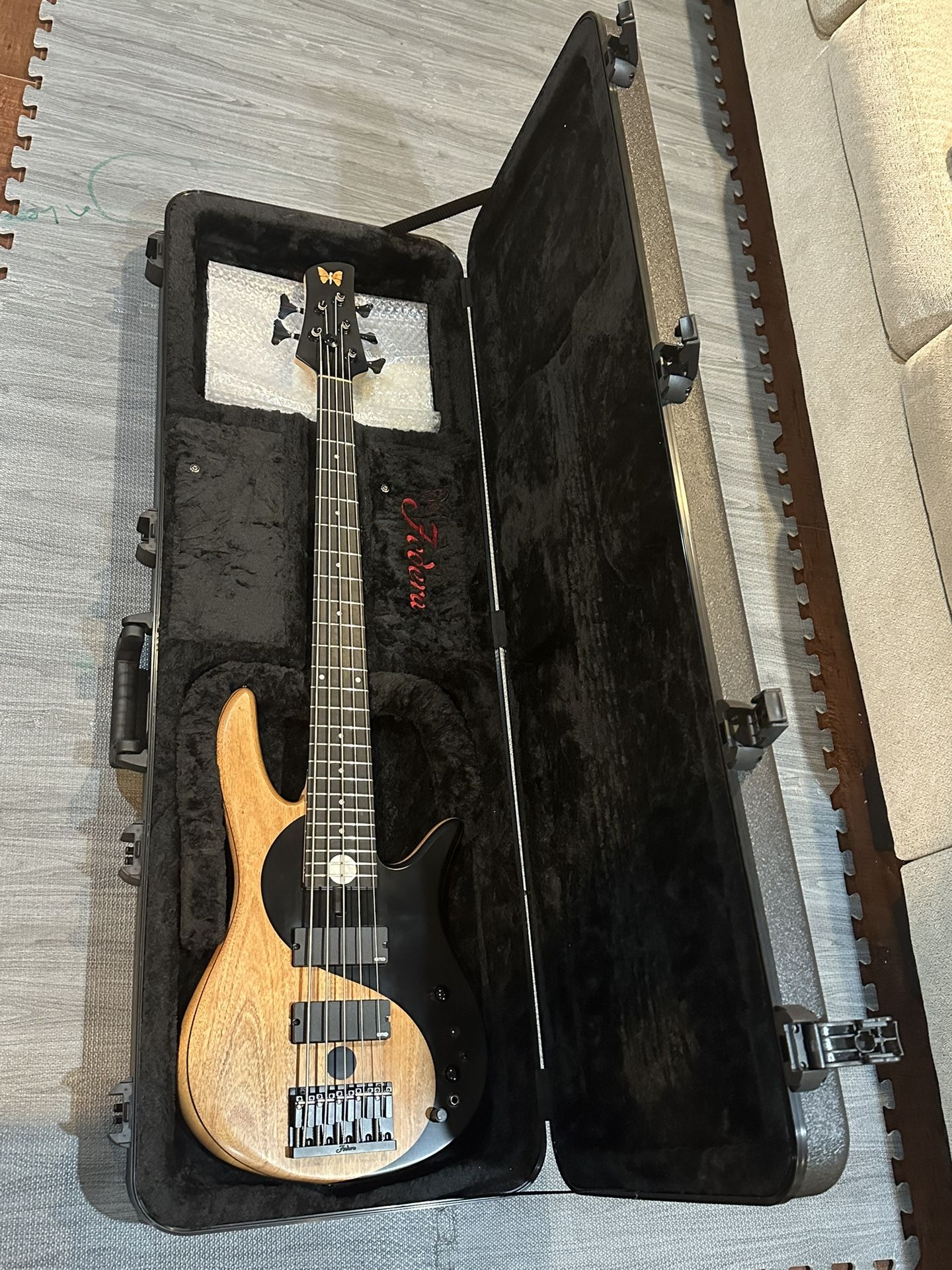 Fodera Yin-Yang 5 Strings