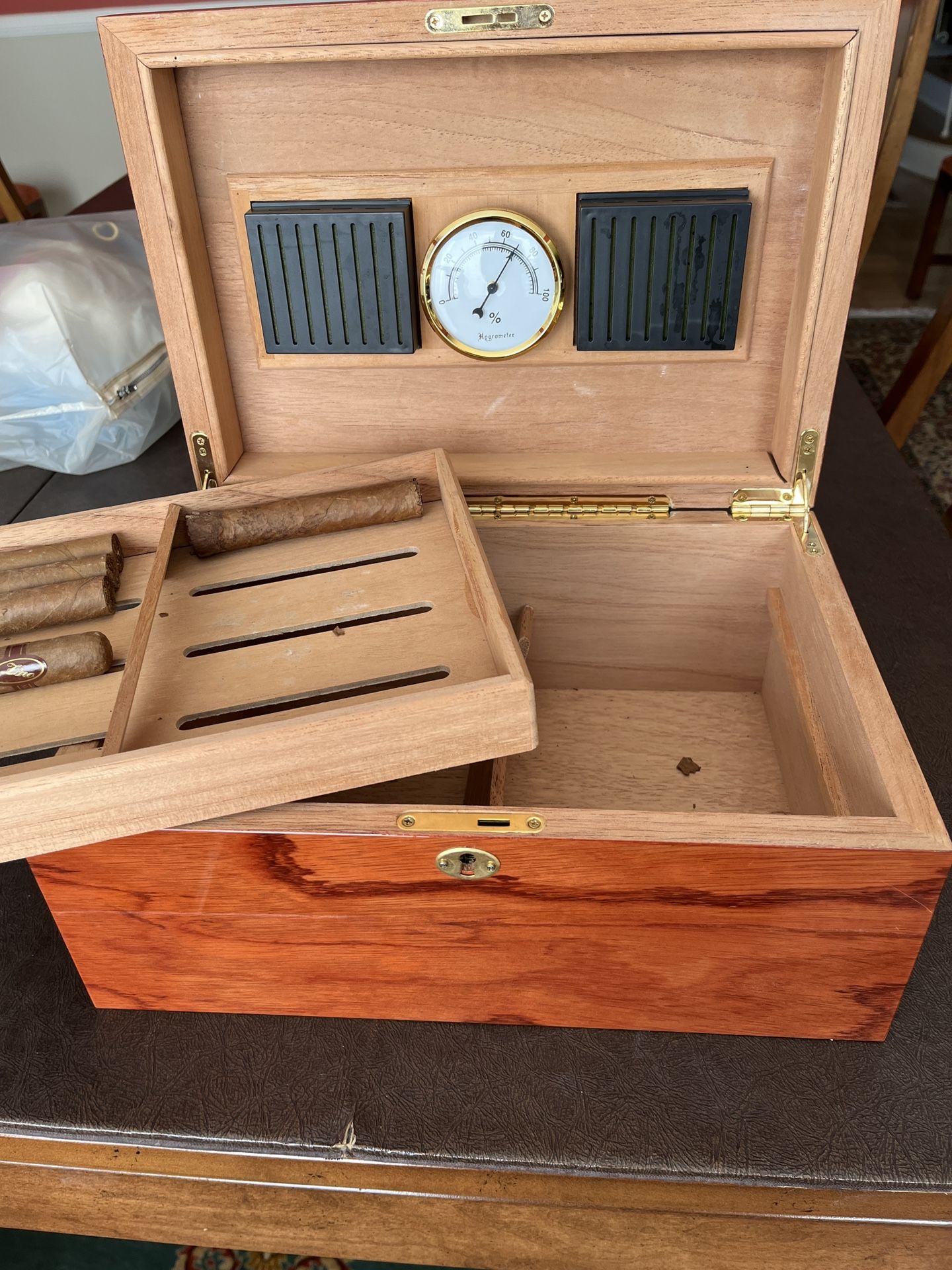 Beautiful Inlaid Lacquered Cigar Humidor
