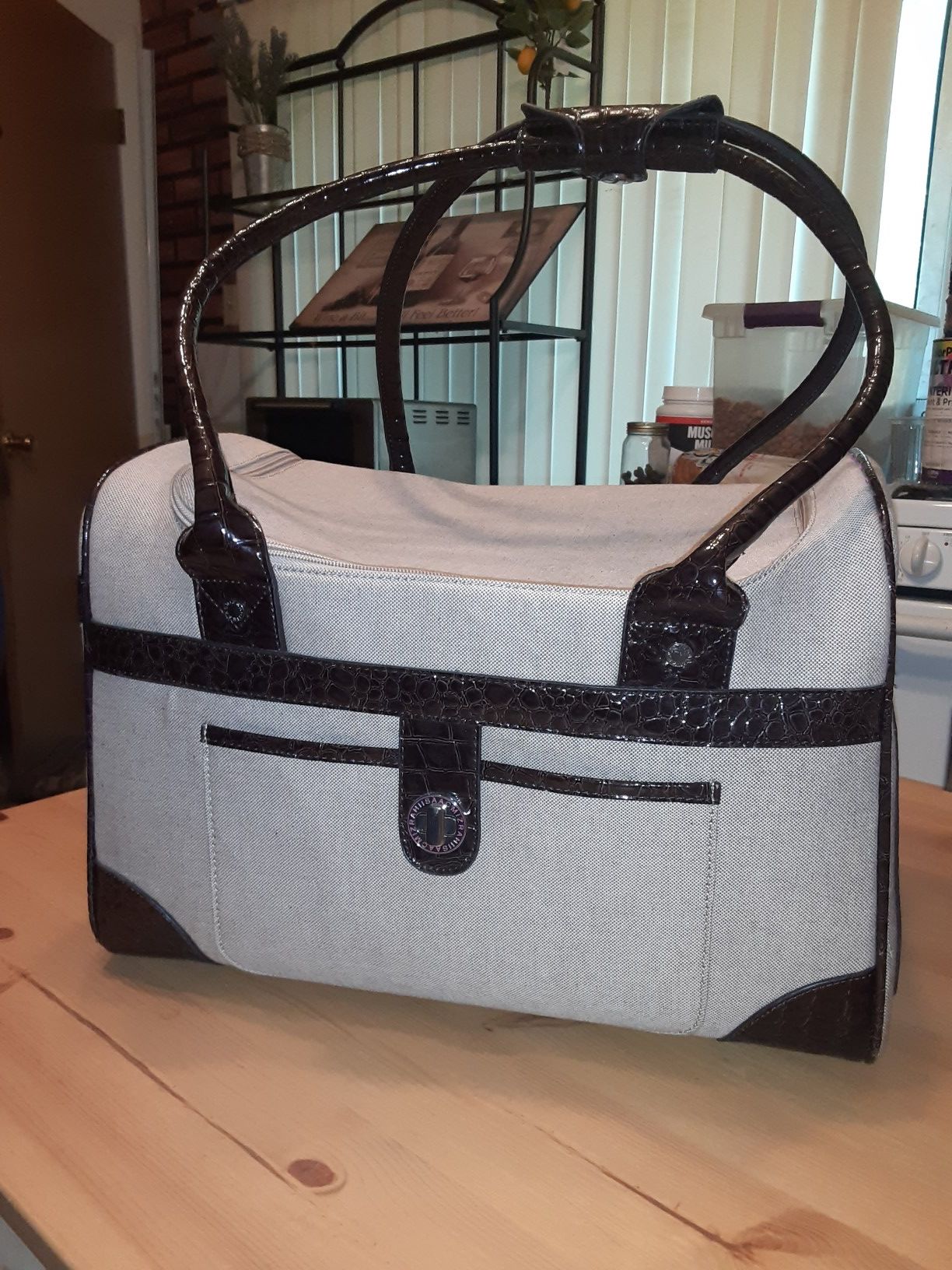 Very nice small to medium sized pet traveling bag.