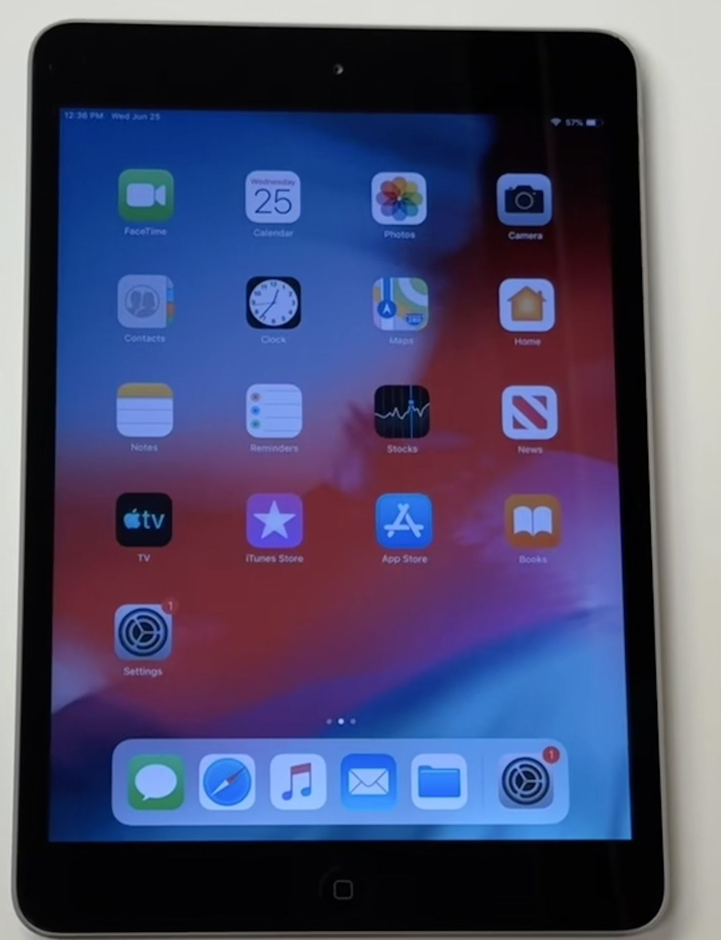 Apple iPad Mini 2 2nd Generation 32GB 7.9” Space Gray Tablet