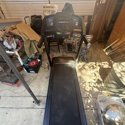 Horizon T101 Folding Treadmill W/incline & Bluetooth