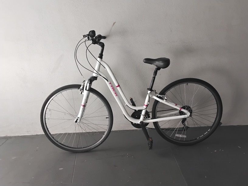BICYCLE TREK 21 SPEED SIZE 29 BRAND NEW