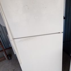 Fridge(3) Electric Stoves (4) Gas Stove(1] Dishwashers (3)