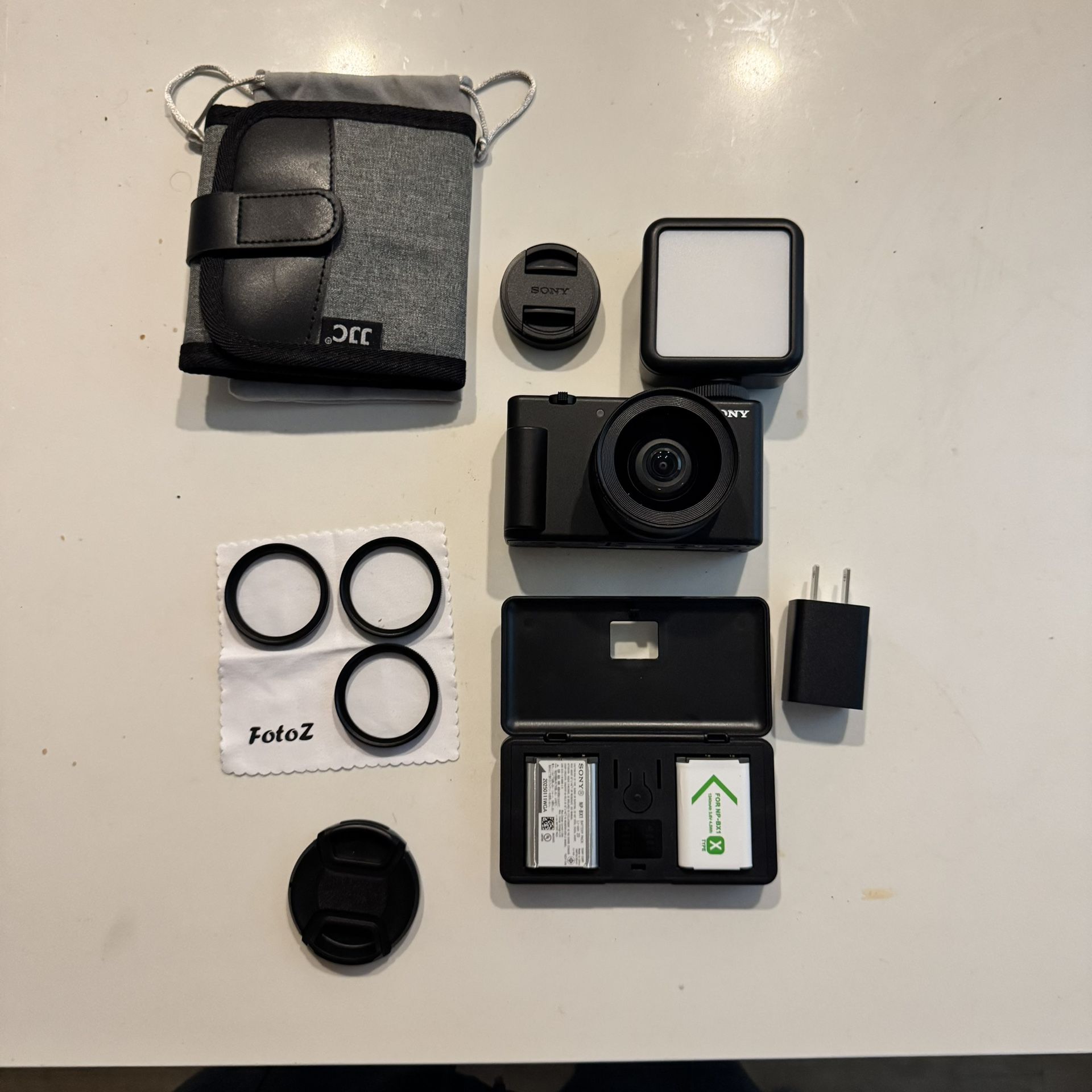 Sony ZV-1F Vlogging Camera Bundle w/ Ulanzi Light, Filters, Case & Tripod