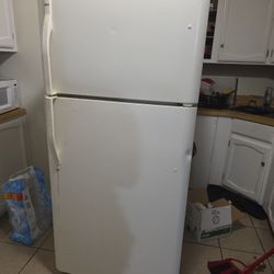 Kenmore Refrigerator 