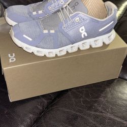 OC On Cloud Sneakers