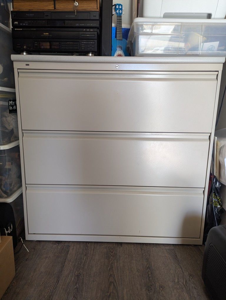 3-Drawer Filing Cabinet