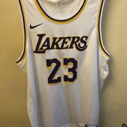 Lakers jersey, LeBron James