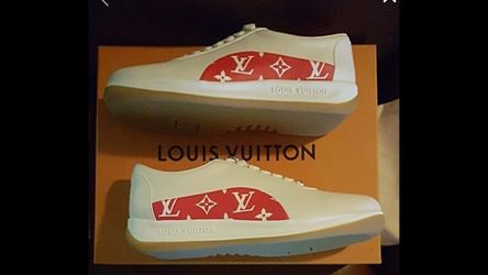 Lv x supreme sz US 9 authentic wit receipt