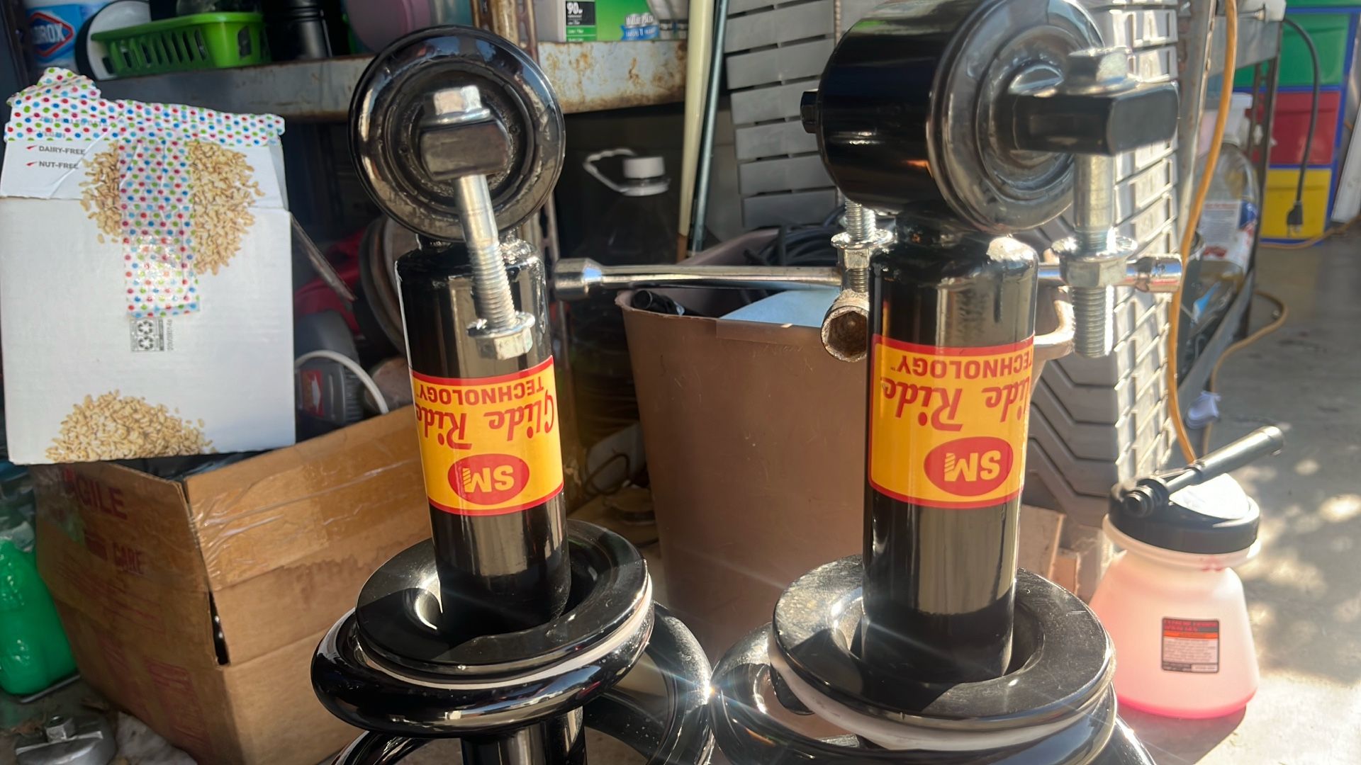 Front Struts (GMC/Yukon/Tahoe/Cadillac