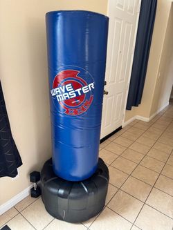 Century XXL Wavemaster Punching Bag – Great Condition