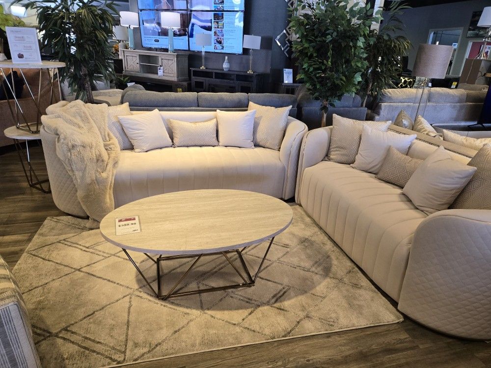 COFFEE TABLE SET 2 END TABLES INCLUDED