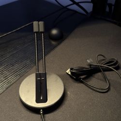 Razer Mouse Bungee V3 Chroma – Excellent Condition, Works Perfectly 