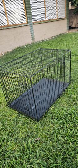 **Large Double-Door Metal Wire Dog Crate**