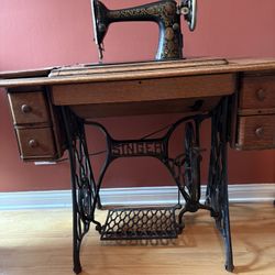Singer Sawing Machine Vintage 