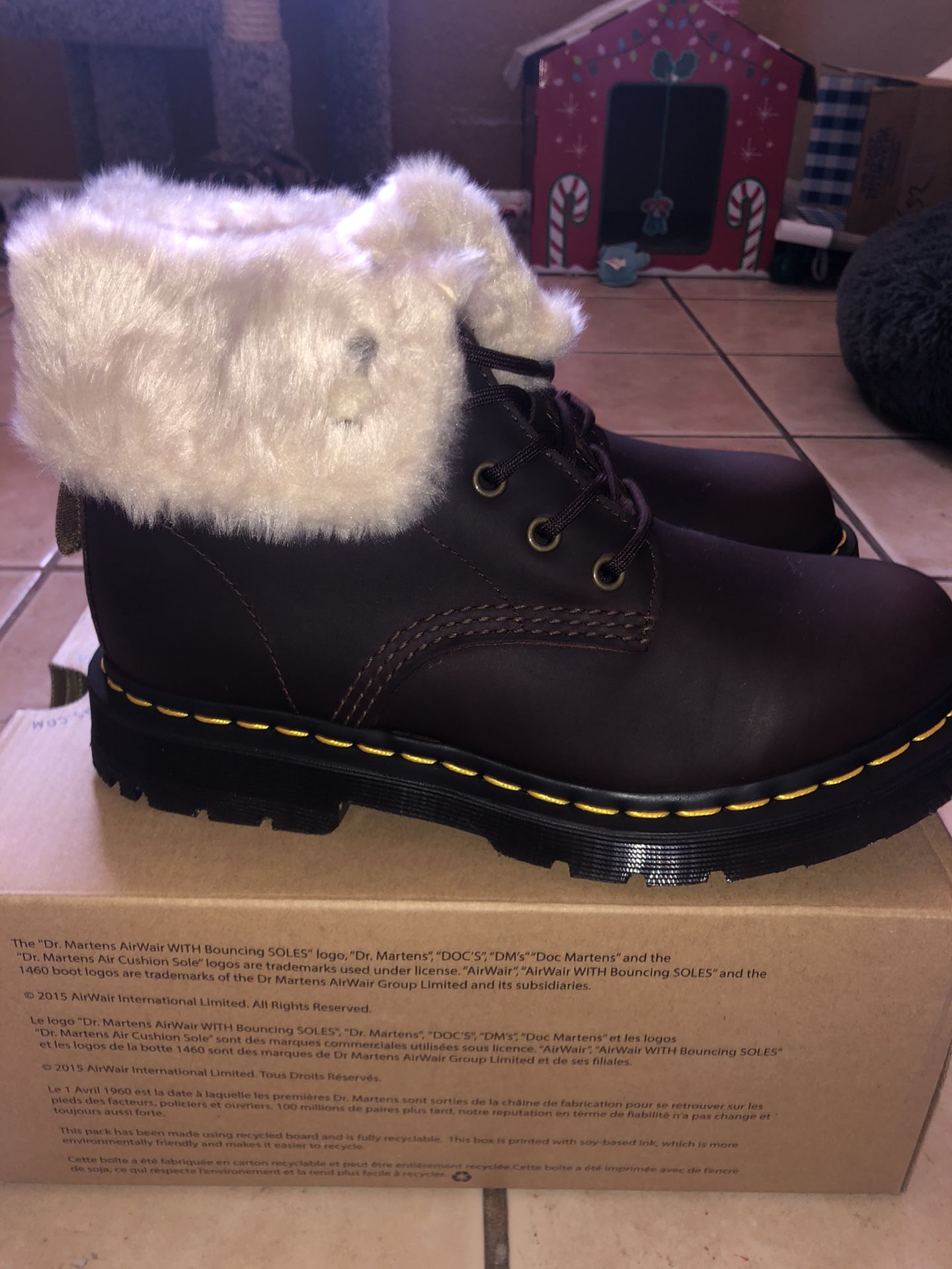 Dr. Martens Women’s 8