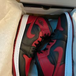 Air Jordan 1 Mid ‼️Banned ‼️Size 13 