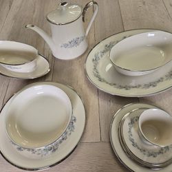 Lenox Repertoire Dinner Service for 12