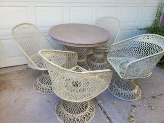 Vintage mcm fiberglass table and chairs