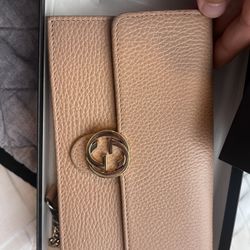 Gucci Crossbody With Chain 
