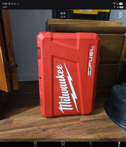 (New) Milwaukee Fuel case large