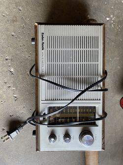 Vintage Radio Shack, Radio