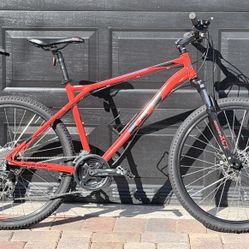 GT Aggressor Pro Mountain Bike 21 Speed