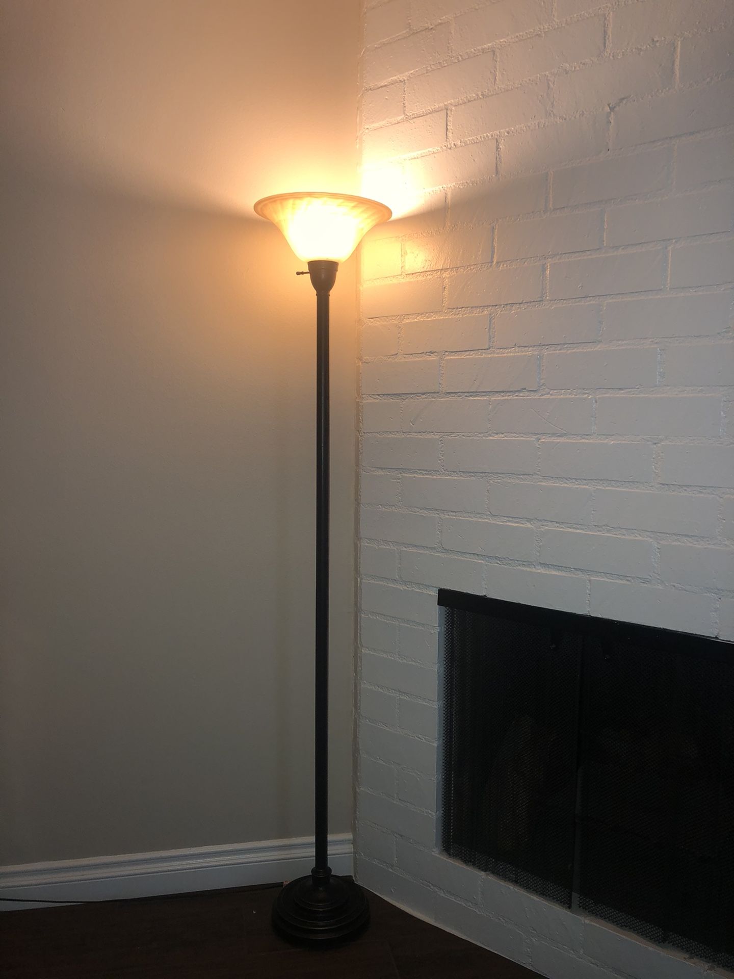 Floor lamp